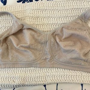 Secret treasures bra.   42D. Four closures no underwire.